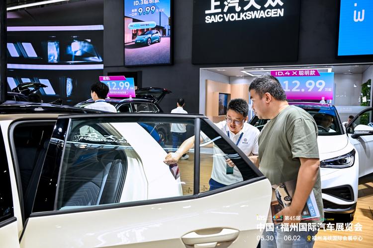 人潮涌動(dòng)赴車界盛事，2025福州端午國際車展開幕暨汽車銷售熱潮